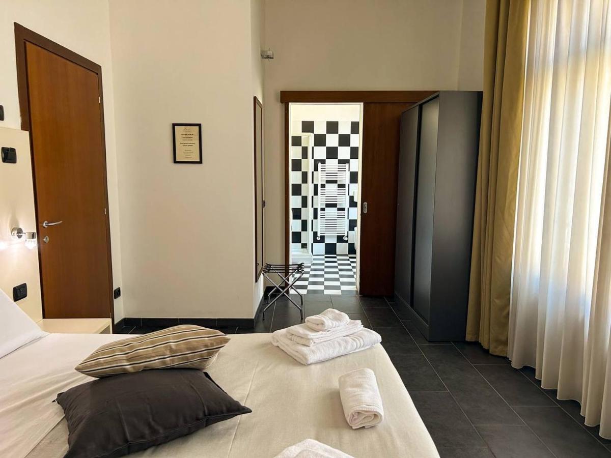 Hotel Al Castello Ferrara Exterior foto